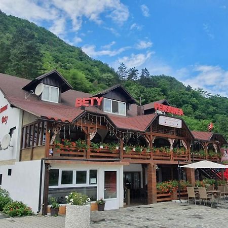 Pensiunea Bety Tutulesti Dış mekan fotoğraf